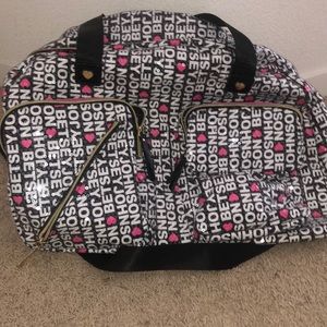 Betsey Johnson Overnighter 💕 It’s in Excellent Condition